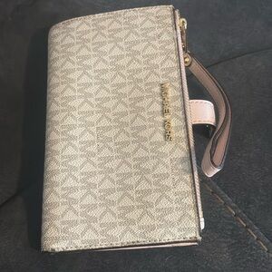 Like new very clean clean